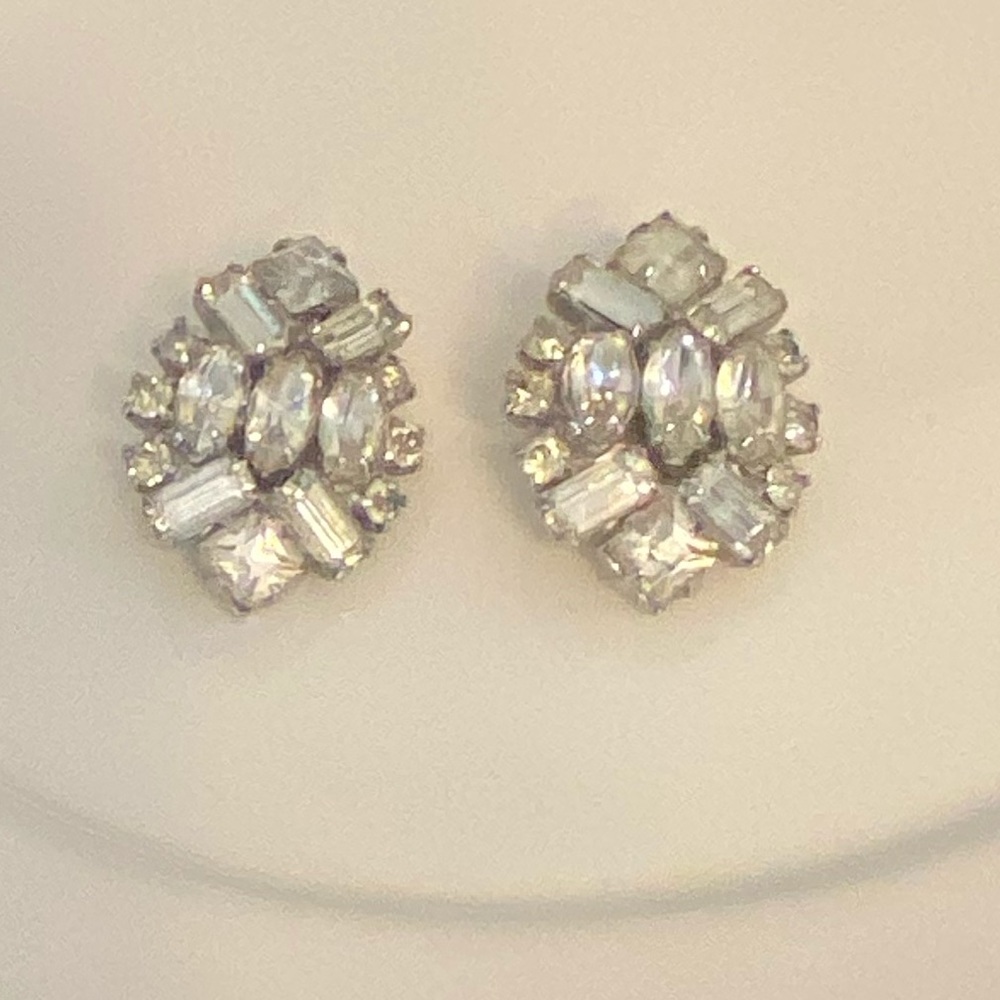 Vintage Emerald Marquise Round French Cut Crystal Rhinestone Clip-on Earrings